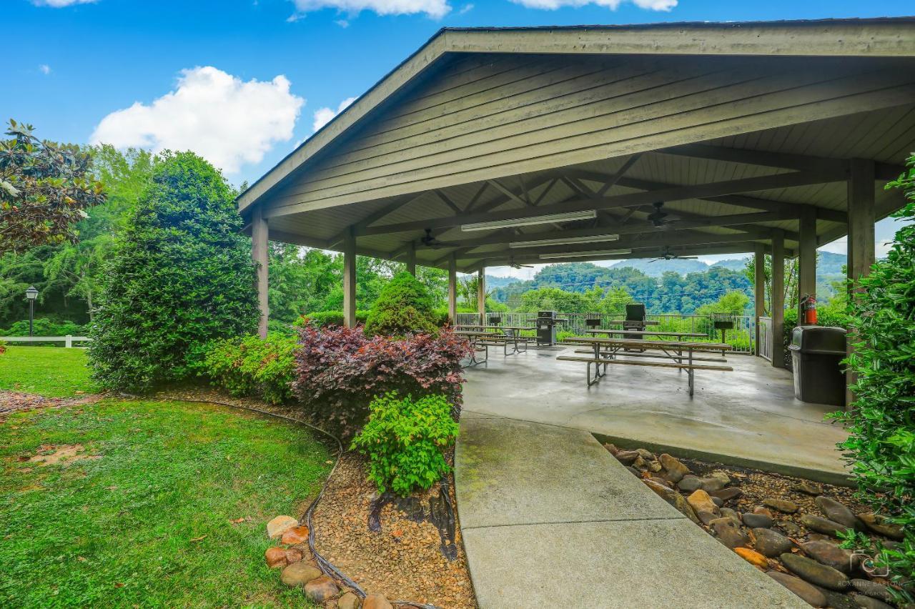 Appartement Kickin Back Whispering Pines 343 à Pigeon Forge Extérieur photo
